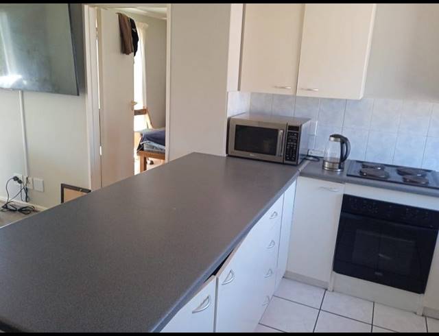 1 BEDROOM APARTMENT FOR SALE IN HARBOUR ISLAND